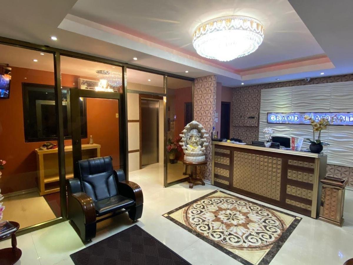 Grand Diamond Hotel Trinidad Piarco Exteriör bild