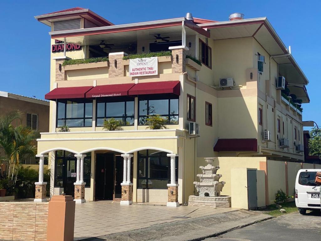 Grand Diamond Hotel Trinidad Piarco Exteriör bild