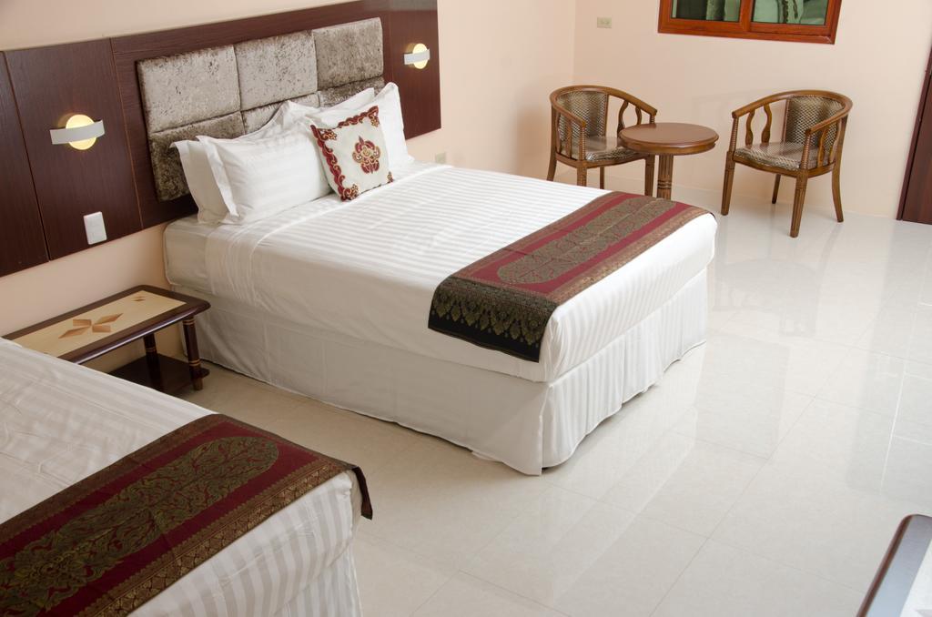 Grand Diamond Hotel Trinidad Piarco Exteriör bild